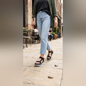 Steve Madden Women's Toni Wedge Platform Sandals Size 7.5 M Black and White